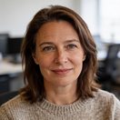 Directeur van een familiebedrijf op kantoor